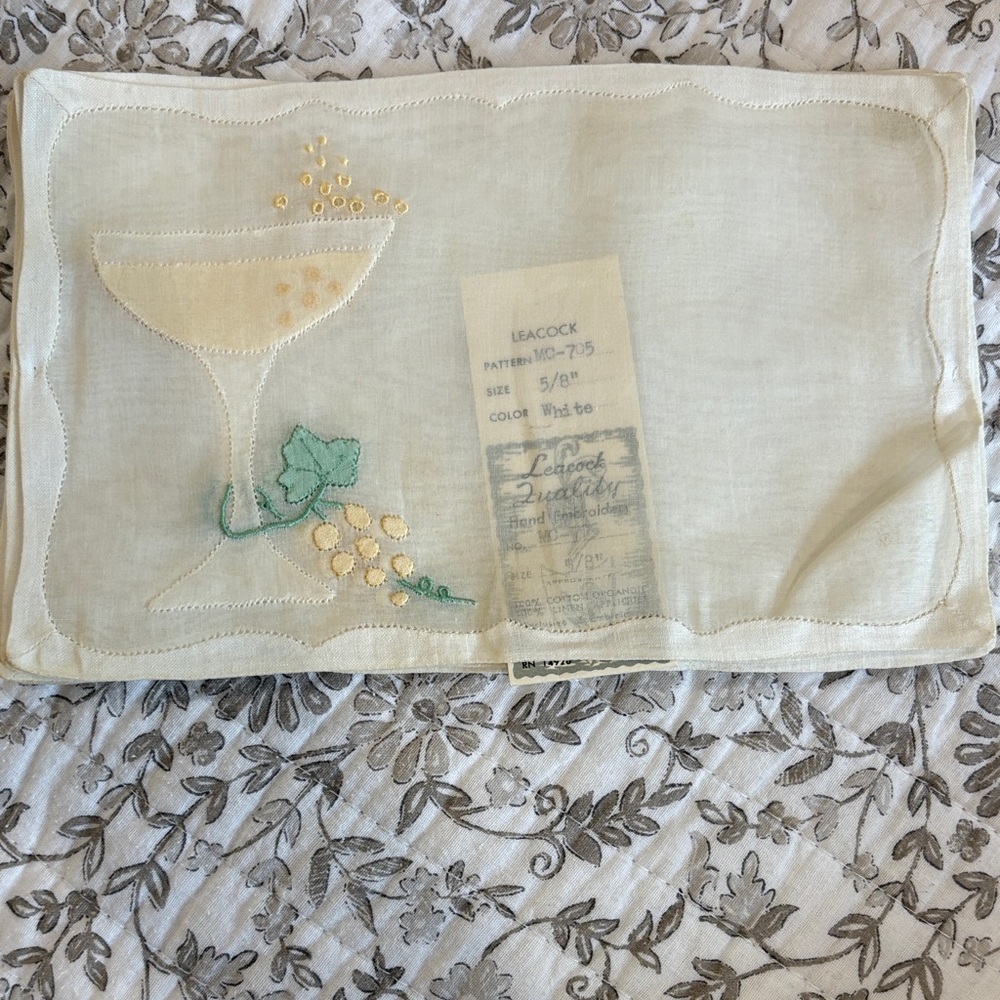 Leacock (8) Cream and Green Embroidered Cocktail Napkin